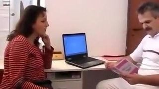 Perverted doctor inspects a pregnant woman internally.