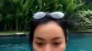 Indonesian pound in pool during live