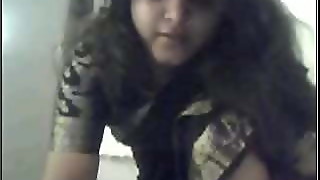 Gujrati gal Nadia unveiling