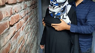 Indian Muslim dame fucking with her boyfriend