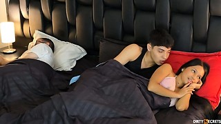 I SHARE A Couch WITH MY STEPSISTER AND HER DAD, AND WE Smash BEHIND HIS BACK IN THE SAME Couch